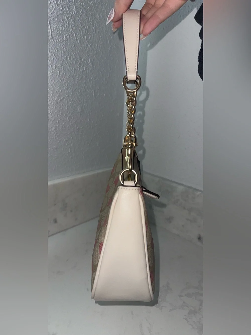 Coach Teri Shoulder Bag Signature Canvas Heart Print